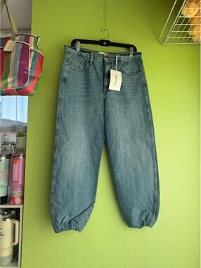 Brand new FRAME the lounge jeans size 29